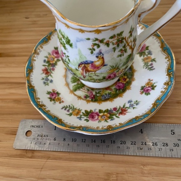 Royal Albert Creamer and Saucer - Picture 2 of 7